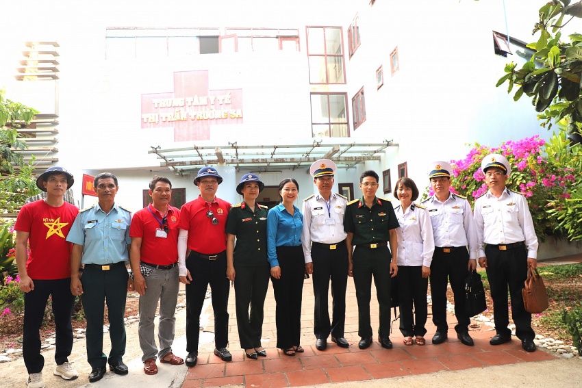 Tập đoàn Dầu khí Việt Nam thăm, động viên cán bộ chiến sĩ, người dân tại huyện đảo Trường Sa và Nhà giàn DK1/9 – Ba Kè